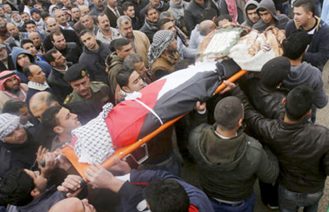 مقتل ثلاثة فلسطينيين
