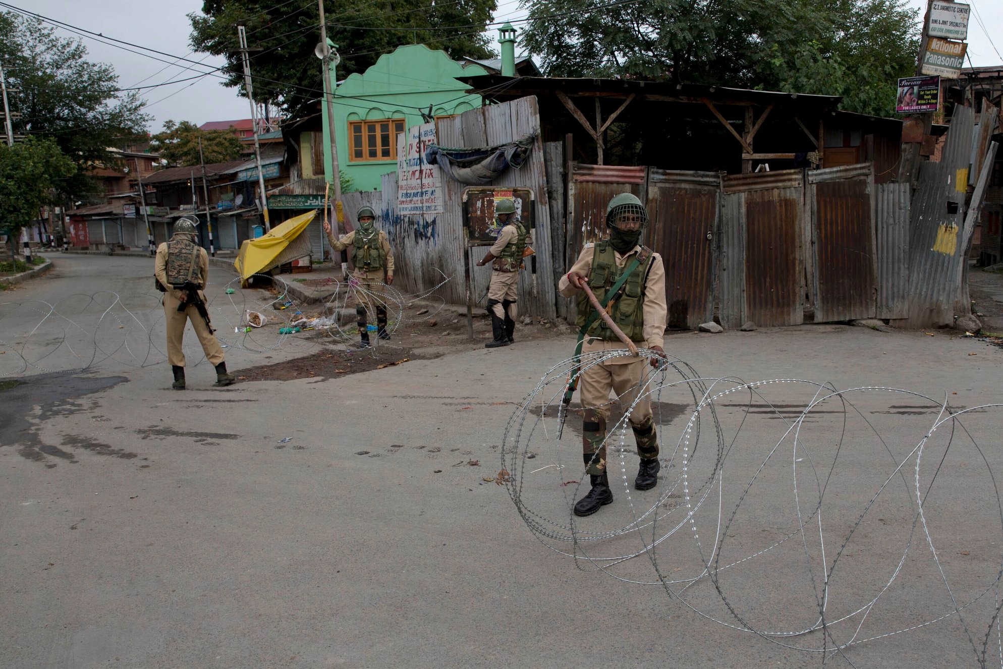 الهند تعيد فرض حظر التجول فى مدن كشمير
