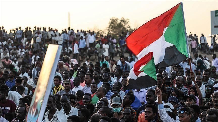 رئيس البرلمان العربي يُطالب برفع اسم السودان من قائمة الدول الراعية للارهاب