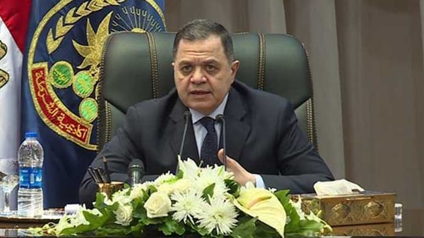 وزير الداخلية محمود توفيق