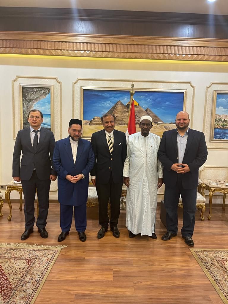 وصول المشاركين في مؤتمر سلام