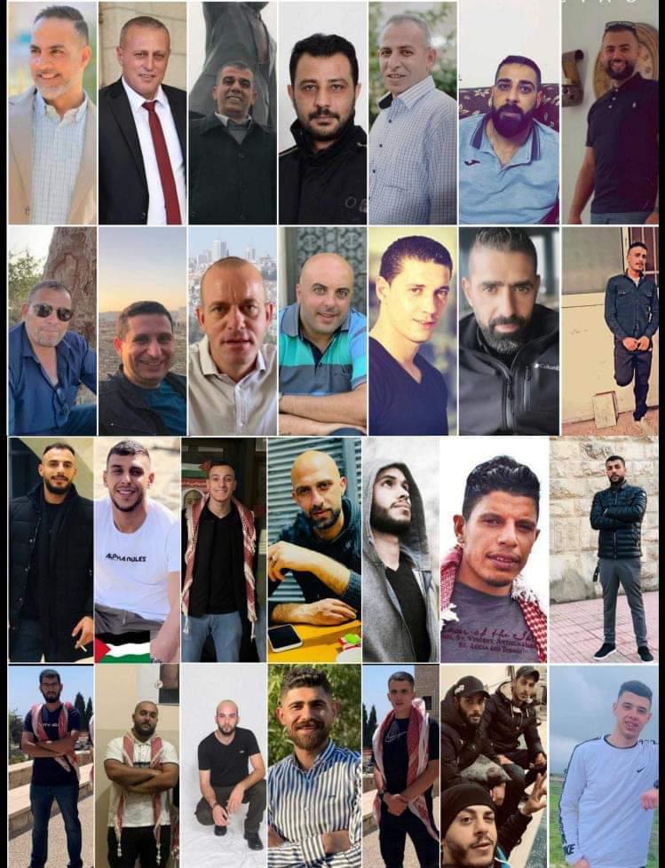 30 أسير يضربون عن الطعام